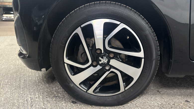 Peugeot 108 1.2 PureTech Allure 5dr Petrol Hatchback